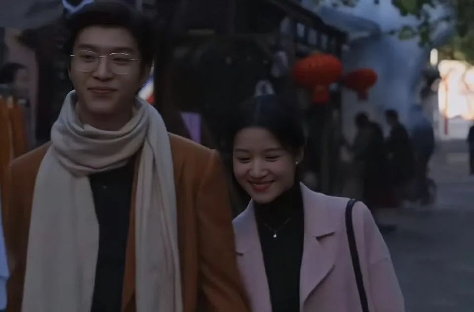 看《小巷人家》原著,李佳说自己终于可以把庄图南放第一位了,网友:她才是全剧最清醒的大女主