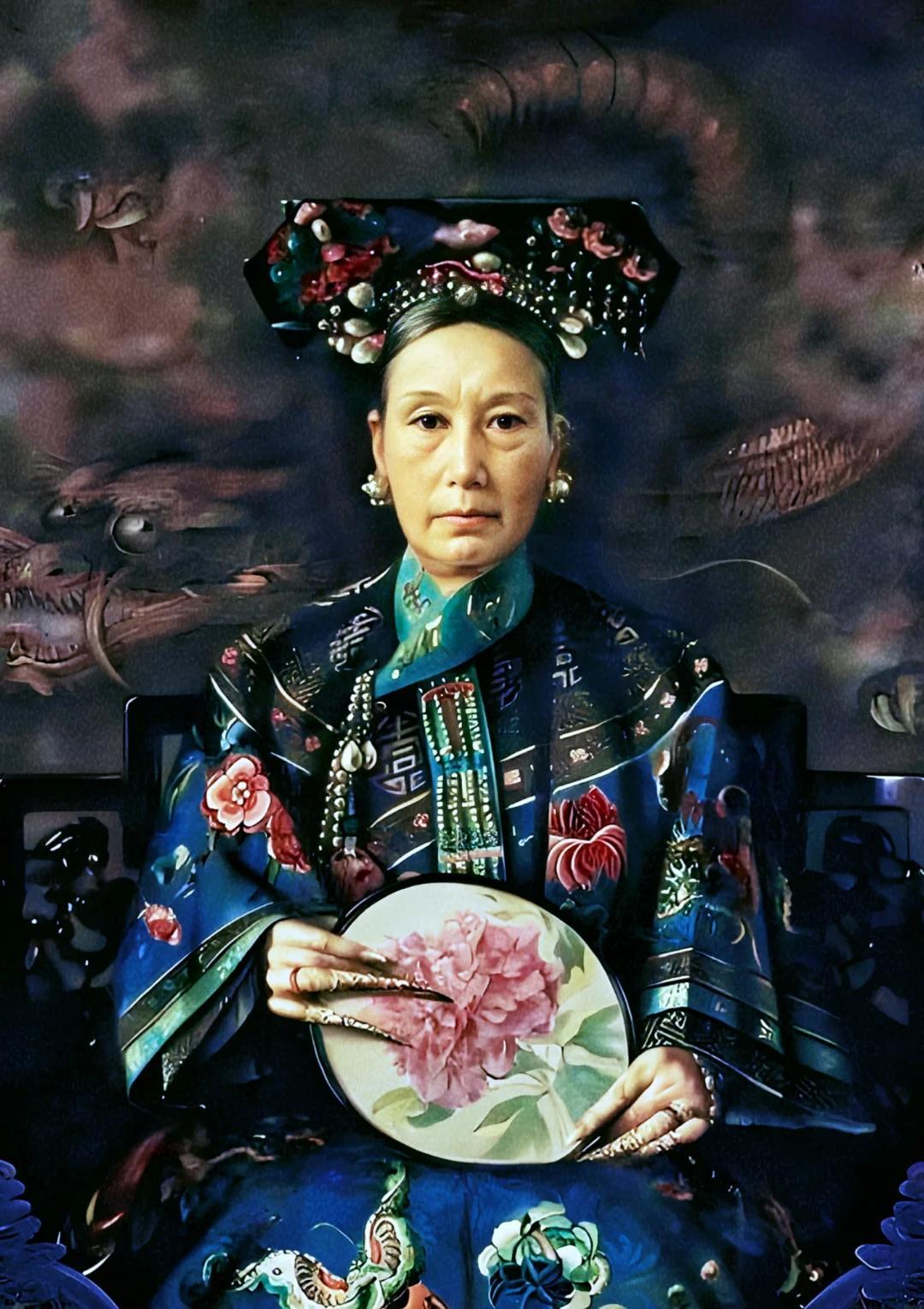 光绪三十四年，十月二十二日，西苑仪鸾殿，慈禧太后咽下最后一口气的时候，谁也没想到