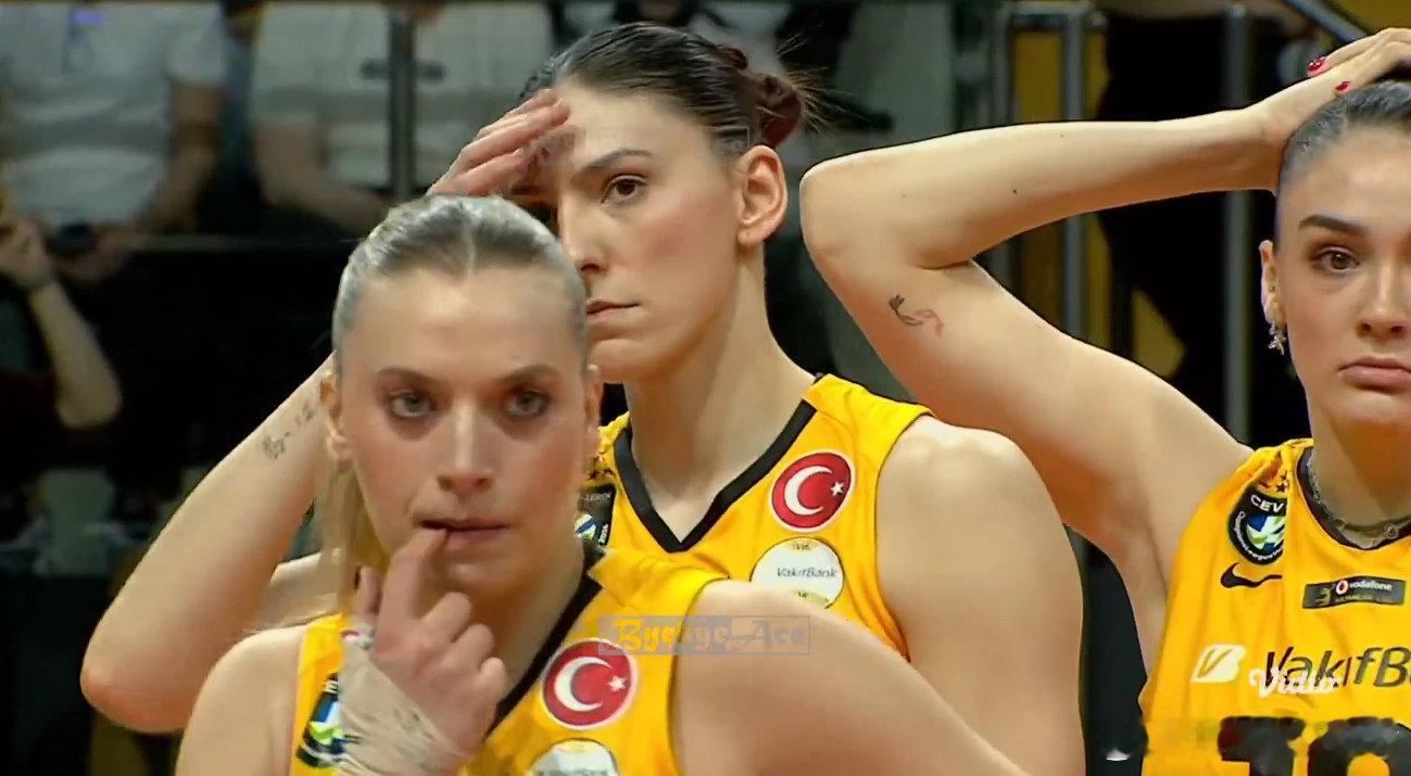 【土超女排】总决赛次回合，瓦基弗银行主场1-3（25-1918-2518-2