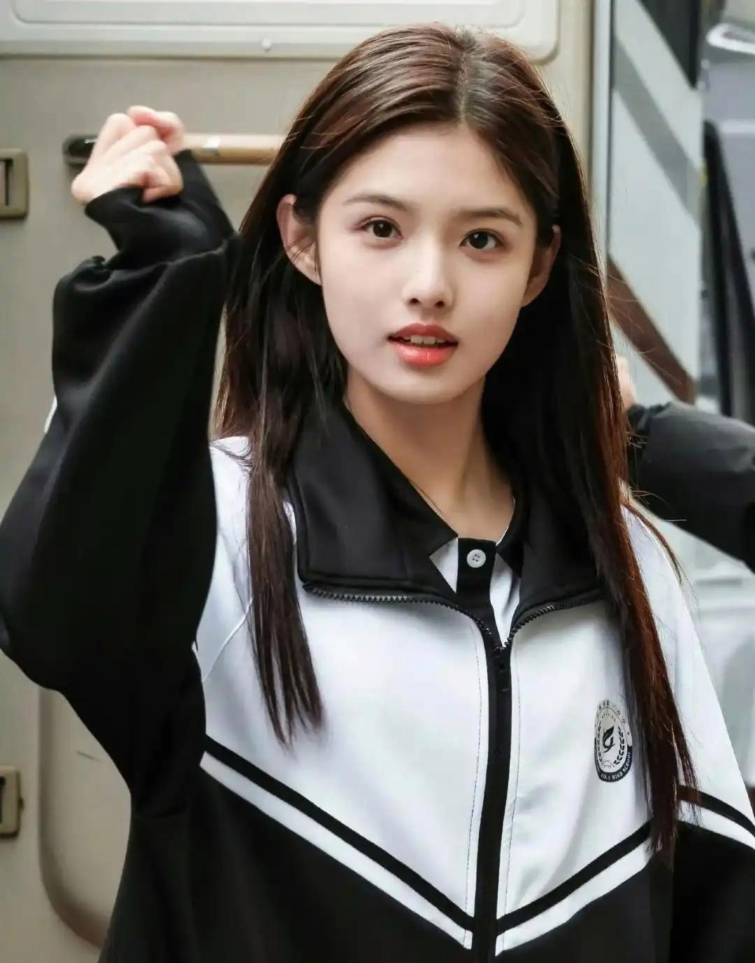 艾米为了演戏放弃艺考，谁能想到能黄杨钿甜吃上了这件事的红利本来艾米现在是最被资本