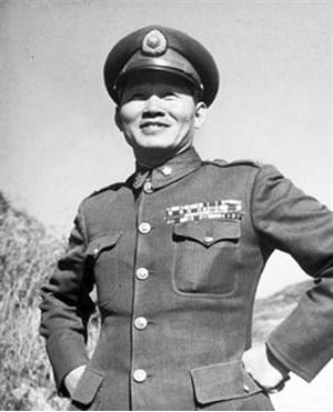 1988年潘德辉回大陆探亲，返回台湾给孙立人带回一张照片，没想到看到照片后，已8