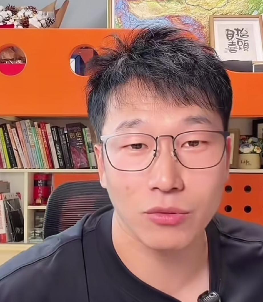 离职后第二次开播，明明热度不减，找到了网友和他自己喜欢的直播方式。自从他离职