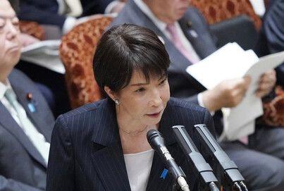 10月16日上午，日本首相高市早苗在参议院预算委员会上回应质询时，明确表示继承“