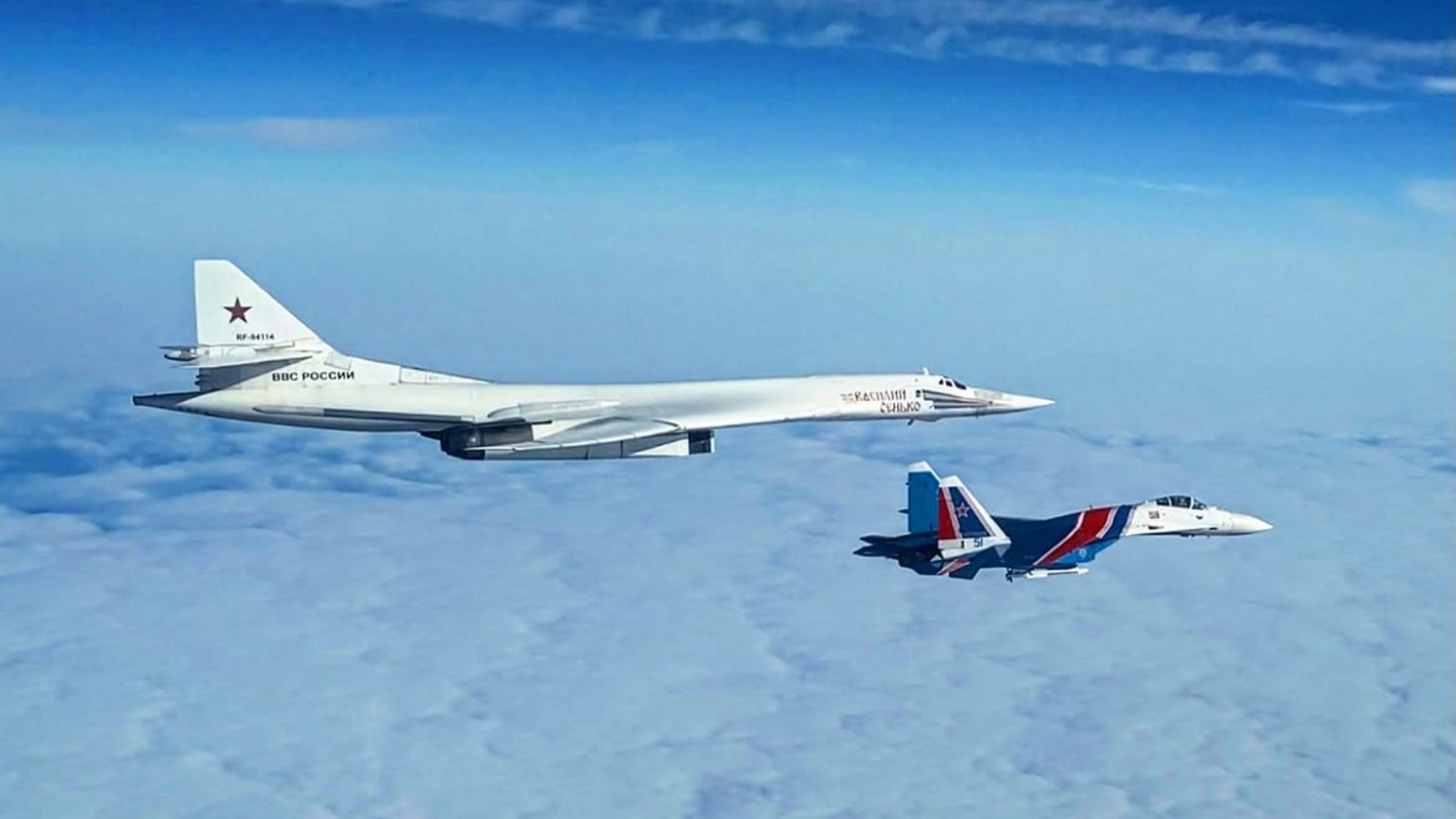 图-160远程战略导弹载机“瓦西里·森科”号（注册号：RF-94114，红色机号
