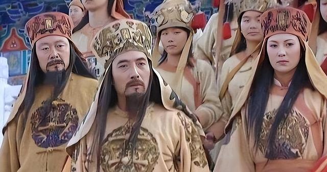 九帅不是曾国藩，是他弟曾国荃，打进南京后纵兵三天，把天王府抢成空壳，血腥味飘到秦