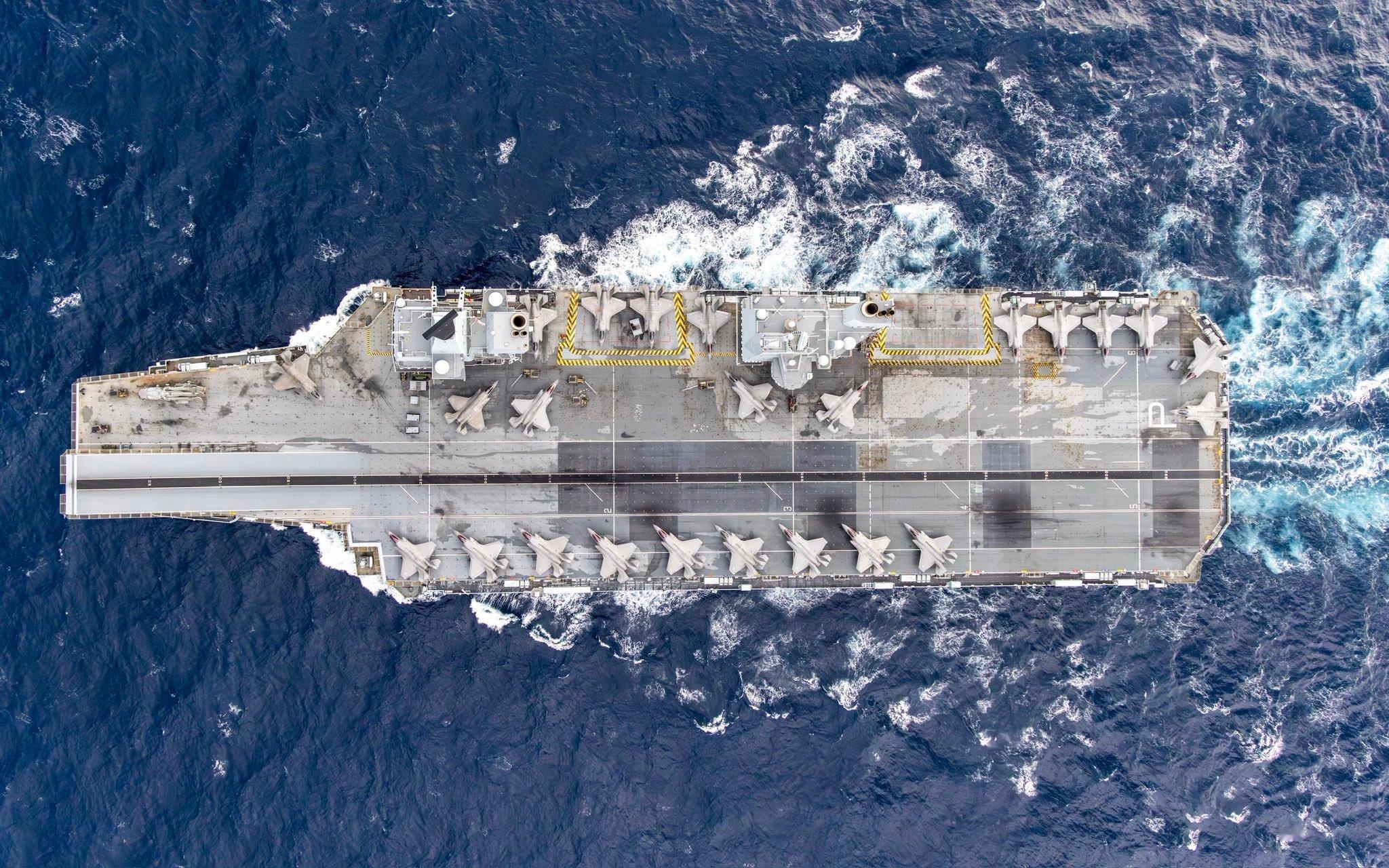 带英“威尔士亲王”号航空甲板上部署24架F-35B的历史性时刻