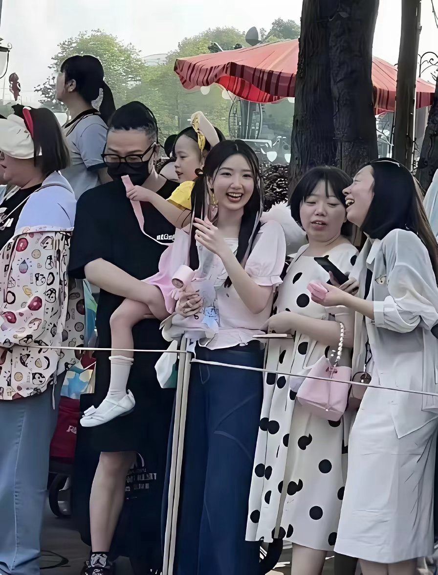 啊...这难道是普通人不想当明星吗……