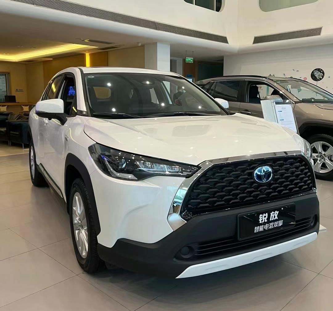 不服都不行！看了2025年后半年卡罗拉锐放的销量，让我对这款车竖起大拇指来！