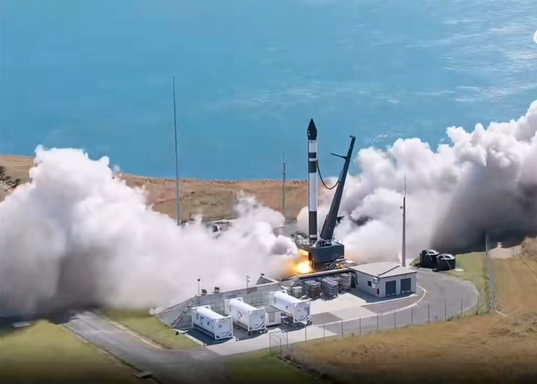 又射一枚！【北京时间2025年12月14日11时10分，美国🇺🇸航天商业航