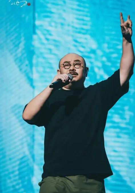 不仅刀郎没想到\n就连乌鲁木齐文旅也没想到\n这次刀郎来开演唱会，竟然让这