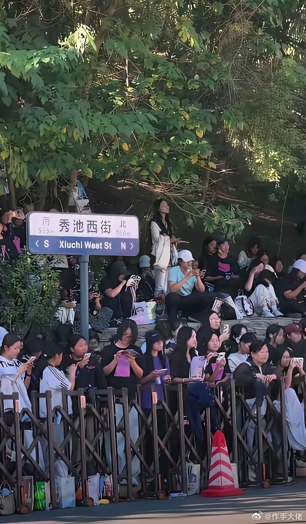 明白王皓为什么不顾一切和这些极端粉丝互怼了，连爹娘的话都从这帮女粉丝嘴里说出来，