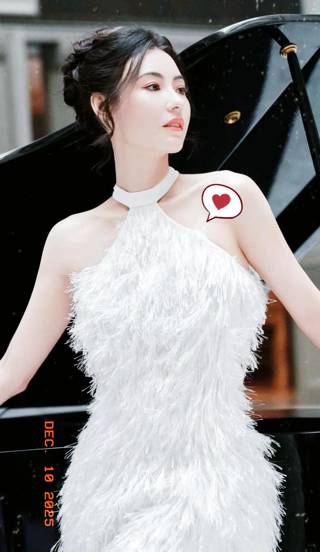 张柏芝遭起诉，谢霆锋全程沉默！18岁谢振轩怒砸手机：我立刻回国护妈！