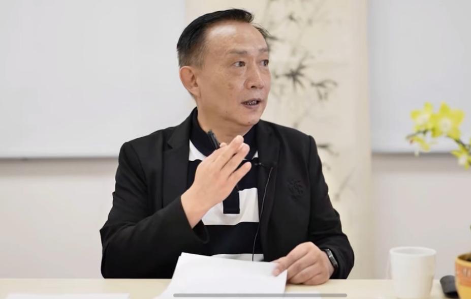 卢麒元提议：参与提议和立法的人应该政审，每次参与都要重新政审一次，亲友及本人不能