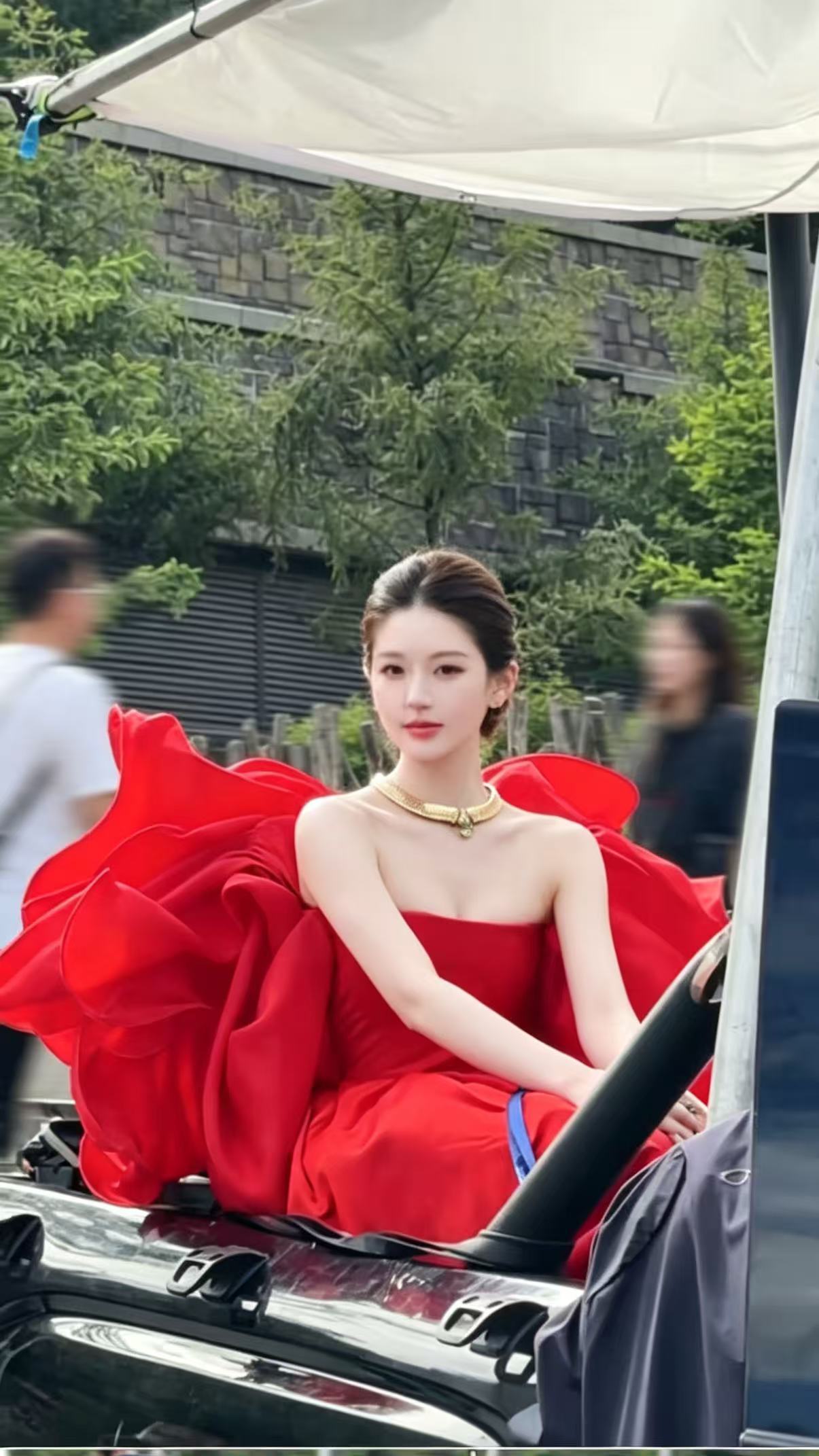 许我耀眼现实版高原玫瑰🌹，知道女神很美啦