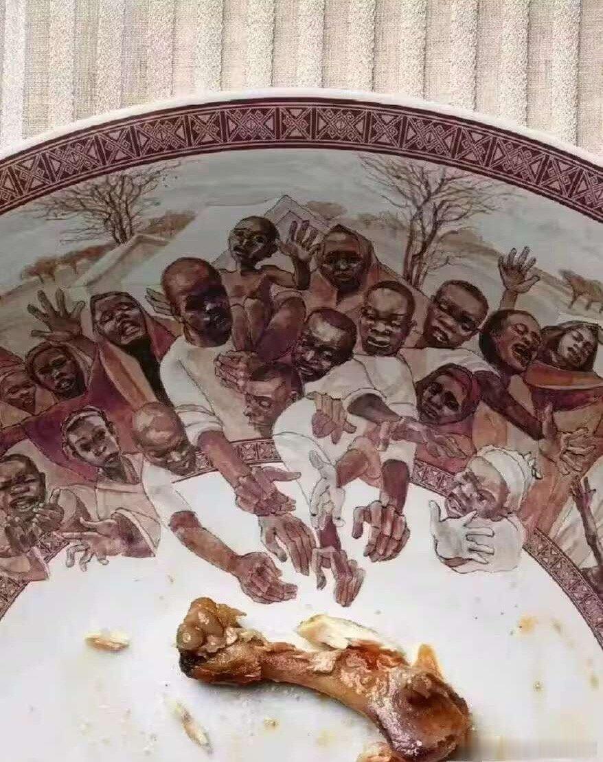 盘子设计成这样，你还忍心浪费粮食吗？