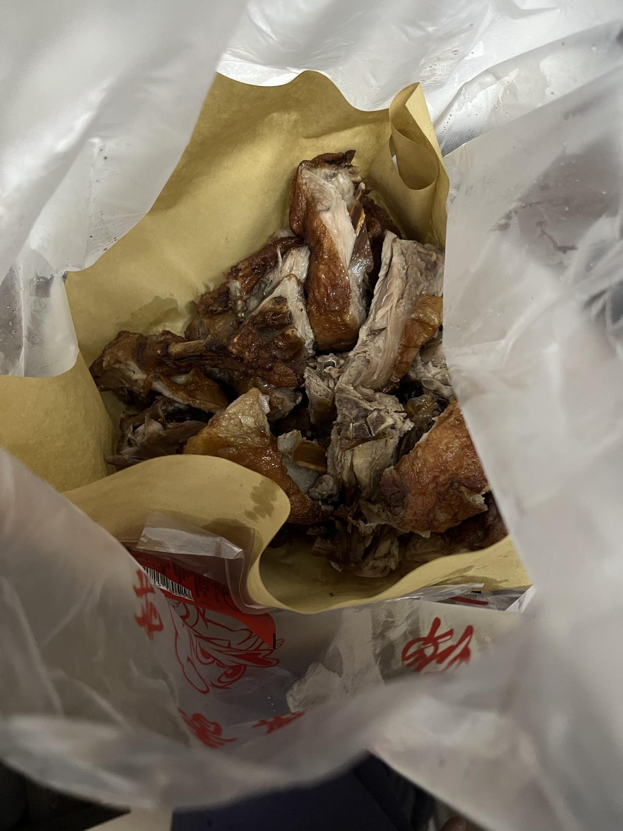 街边19.9元的鸭子，可以吃吗？今天我给大伙人体实验下。斥巨资19.9元在街