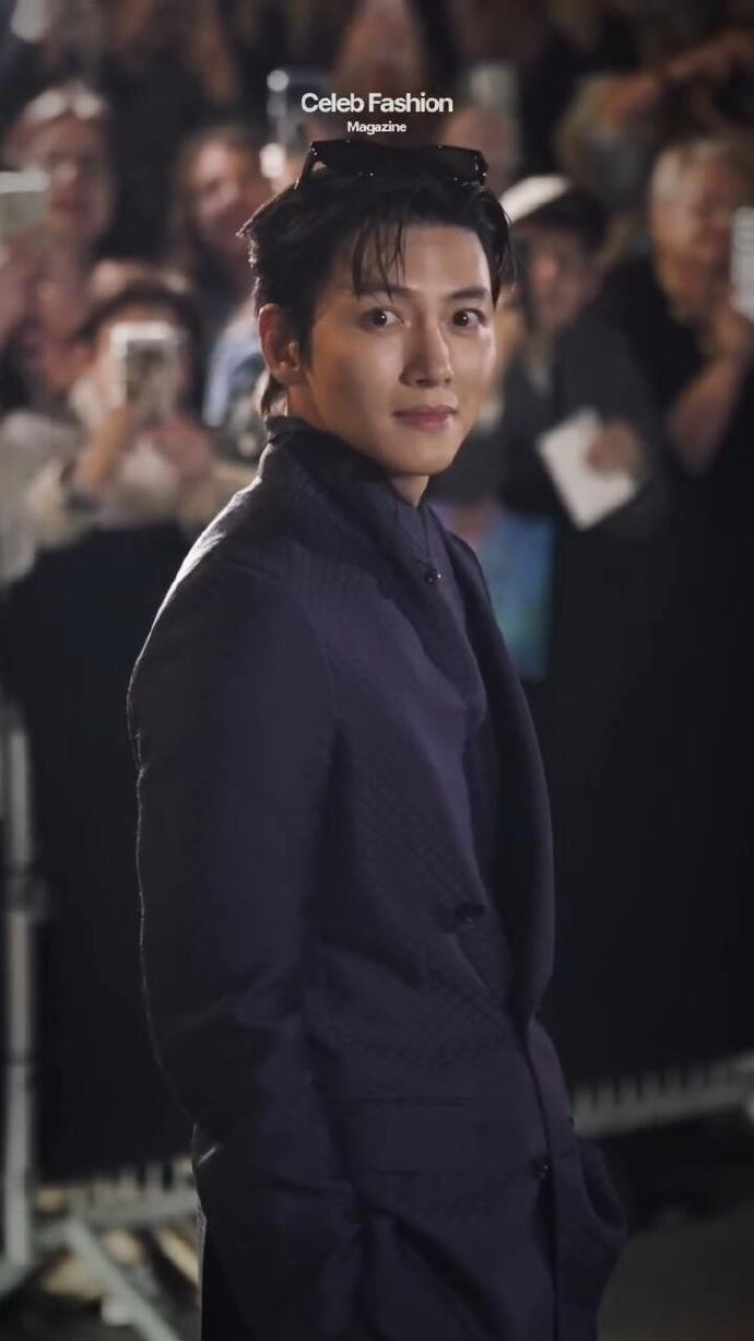 池昌旭状态池昌旭最新状态池昌旭昨晚亮相巴黎时装周秀场，哥的状态太好了！