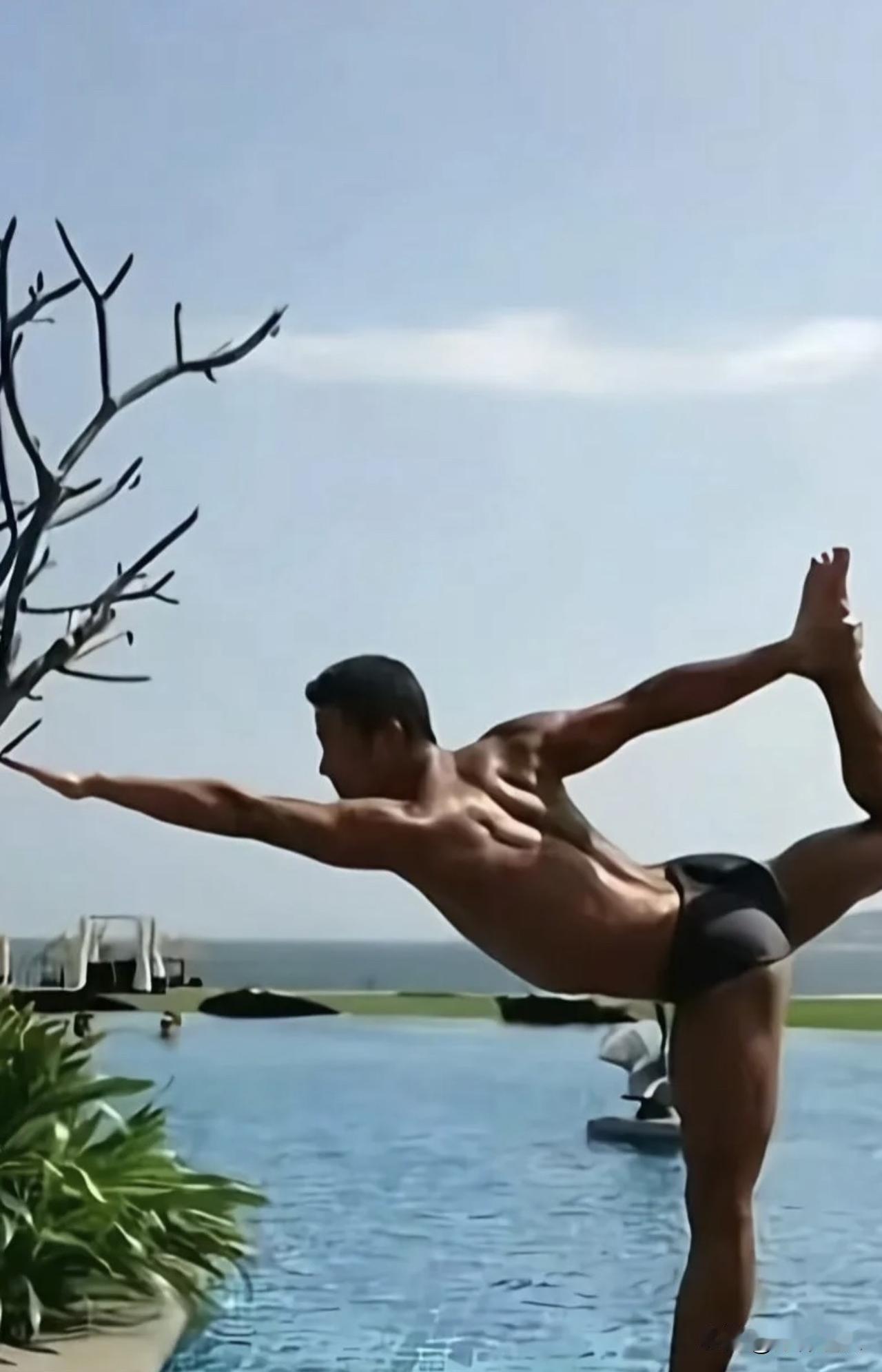 全网喊话：吴京：别把硬腔调当人设，别用教训的口吻指点江山。你吃过的苦，百姓吃