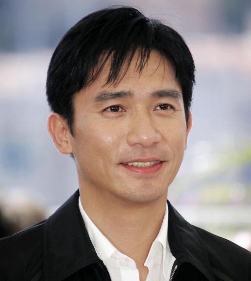 主持人问梁朝伟："你有没有想过自己当导演？"梁朝伟说："没有。"主持人不信：