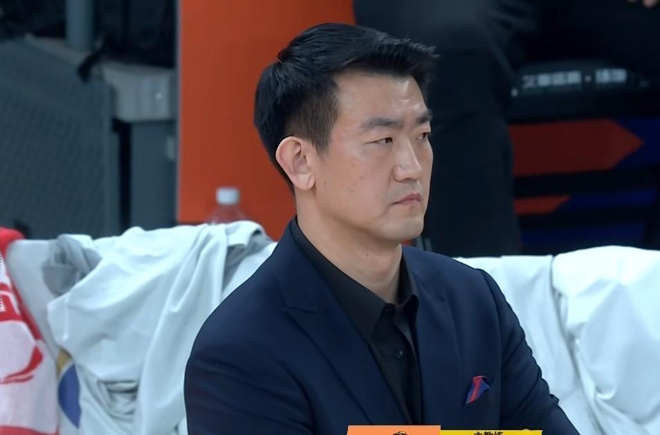 61岁何智丽，独居大阪12楼，一生风光落得满房冷清61岁何智丽，独居大阪12