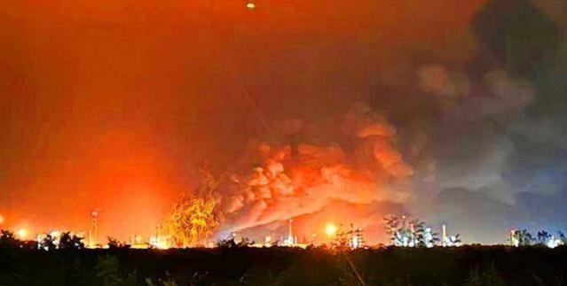 这实质上是俄乌战争外溢！匈牙利炼油厂爆炸，罗马尼亚炼油厂爆炸！10月21日晚，两