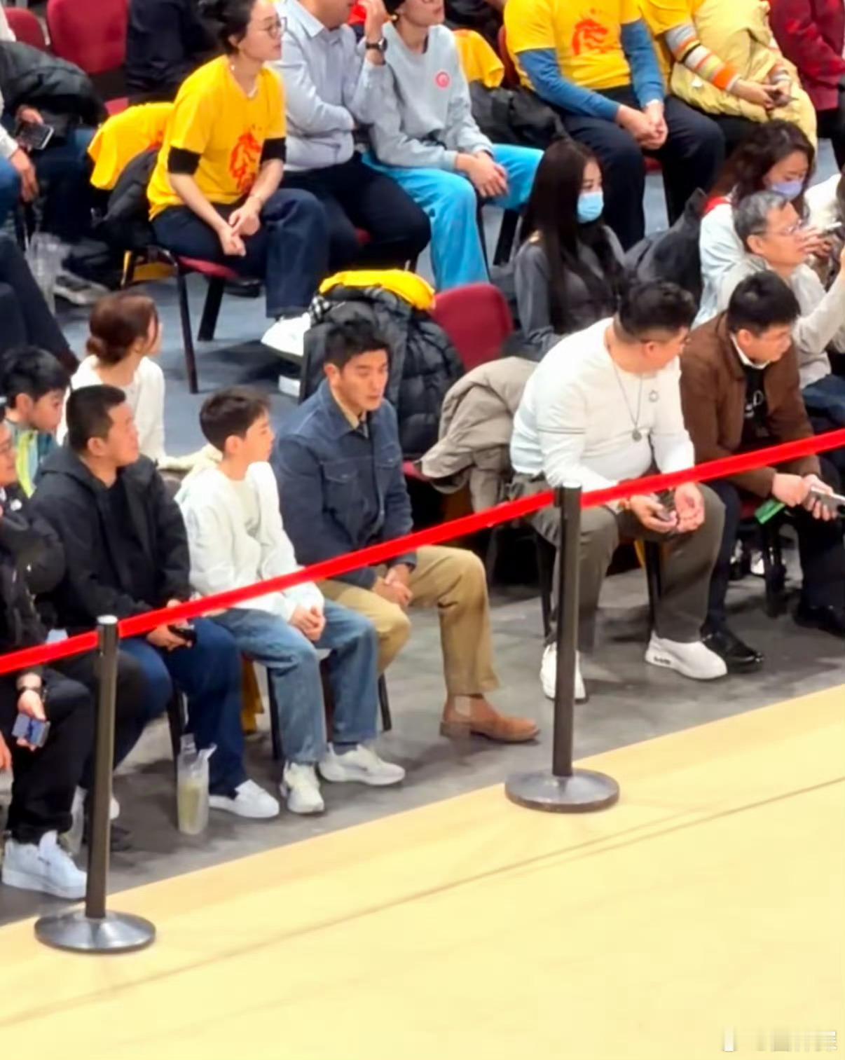 12岁嗯哼长这么大了现在真是个大男孩了越来越帅