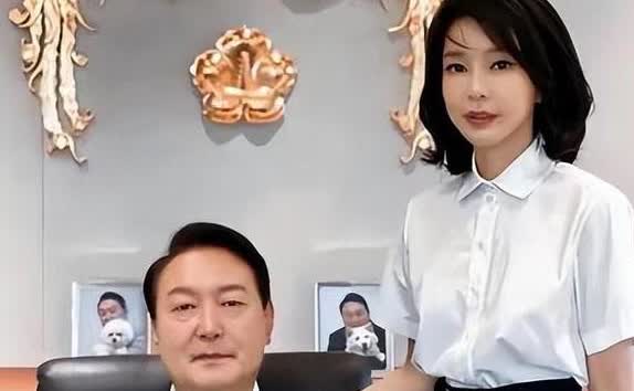 尹锡悦要是听到金建希说的这话不得羞死！金建希问律师，难道只有我死了才能放过尹