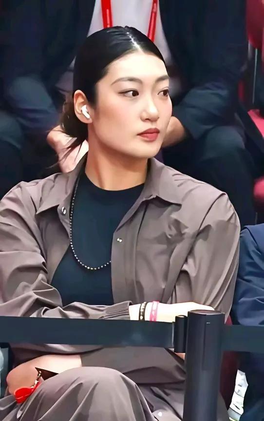 李梦应该着急了，离开国家女篮这个平台，未来何去何从。李梦会不会被逐渐淡出国人视
