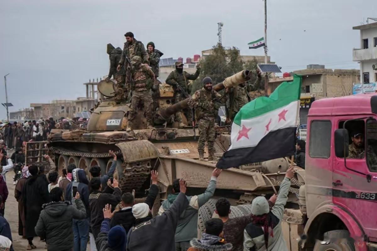 叙利亚局势紧张，叙政府军（朱拉尼麾下武装，有极端组织背景）处决多名库尔德俘虏（含