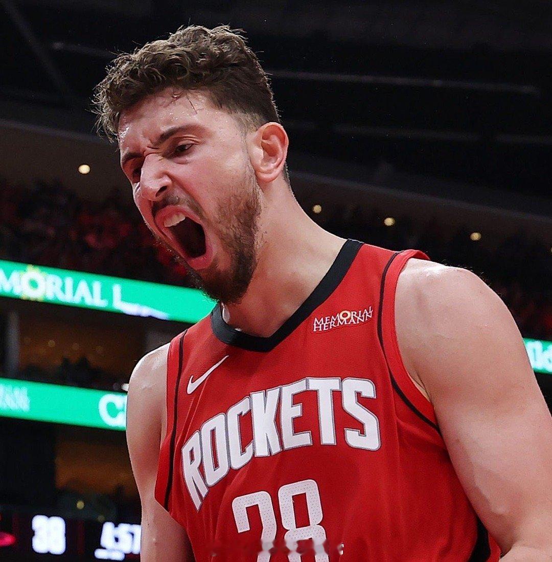 申京表示，火箭队将在洛杉矶赢得一场比赛，并让湖人队感到紧张。申京说：“我认为大家