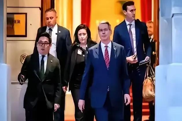 你敢信？日本半导体协会最新报告惊掉下巴！东京电子的工程师拆开德国宝马车载芯片时