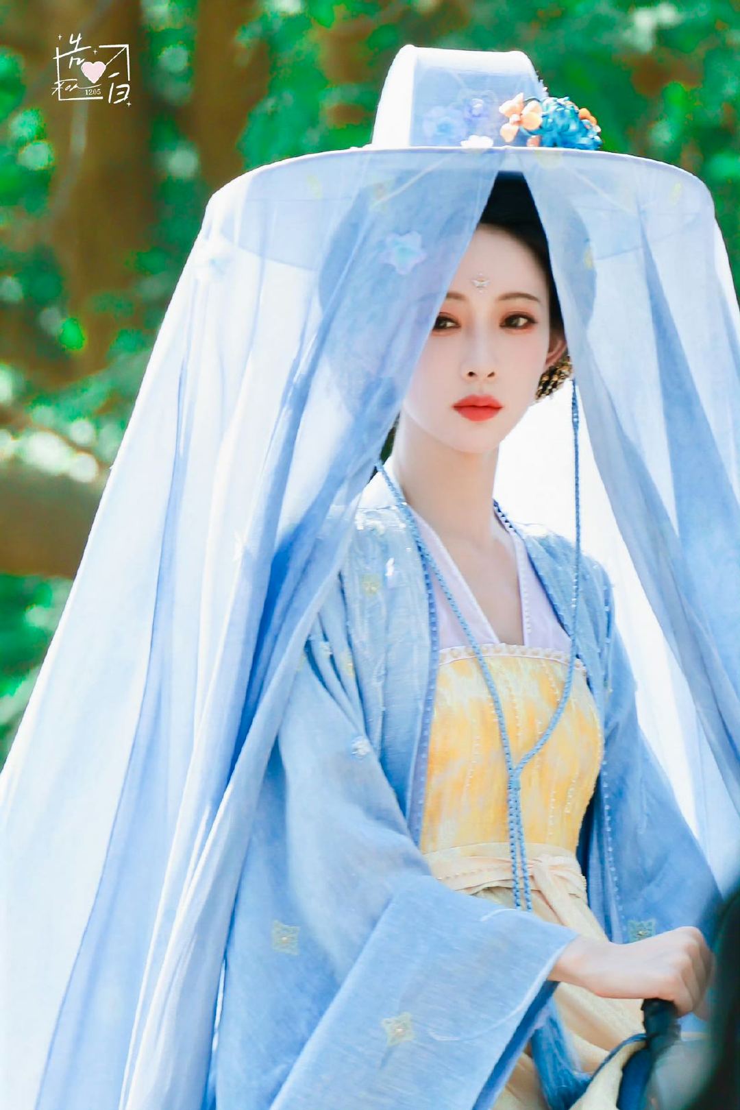 孟子义暮晚摇帷帽造型路透孟子义神女降世刷到孟子义的新路透，突然觉得古风造型就