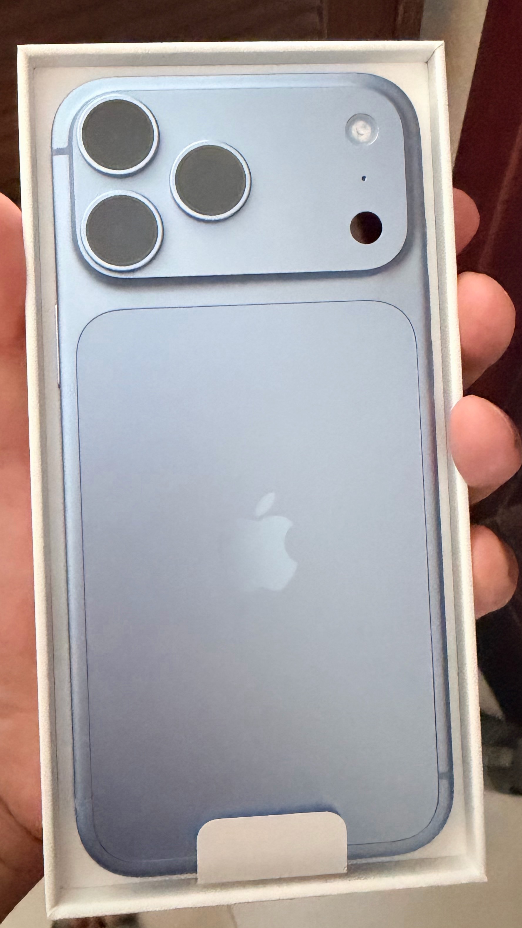iPhone18ProMax实测新机到手实测续航：全程屏幕常亮、刷网页+刷短
