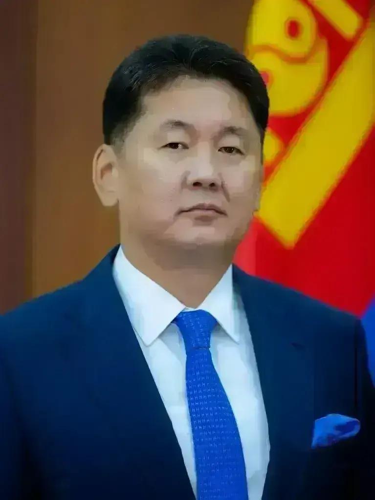 蒙古国总统呼日勒苏赫如愿以偿开通了蒙古国乌兰巴托至印度新德里首直飞航线。去