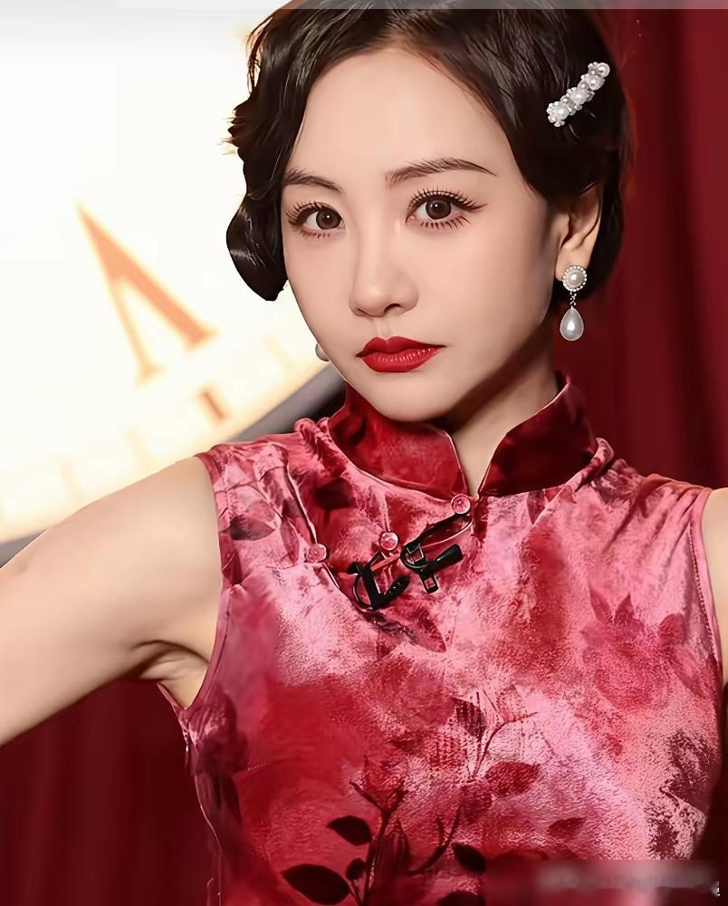 别再替44岁的杨蓉可惜了，说她没戏拍。你根本不知道她有多“横”。张艺谋的本子，