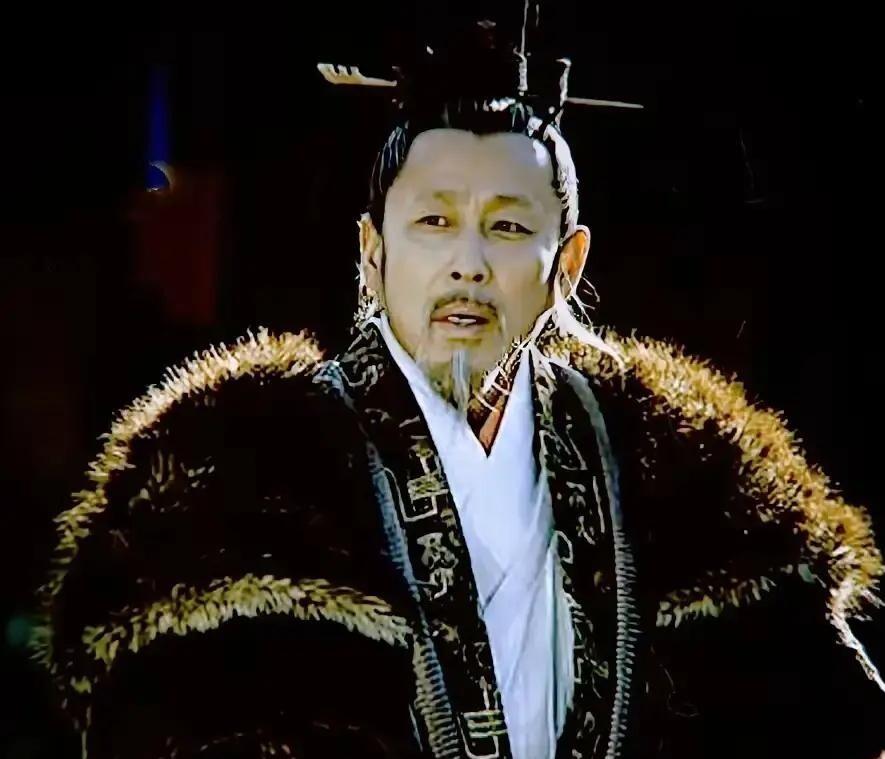 刘邦临终前，死死拉着吕雉的手叮嘱：“我死后，满朝文武你皆可杀刘邦咽气前死死攥住吕