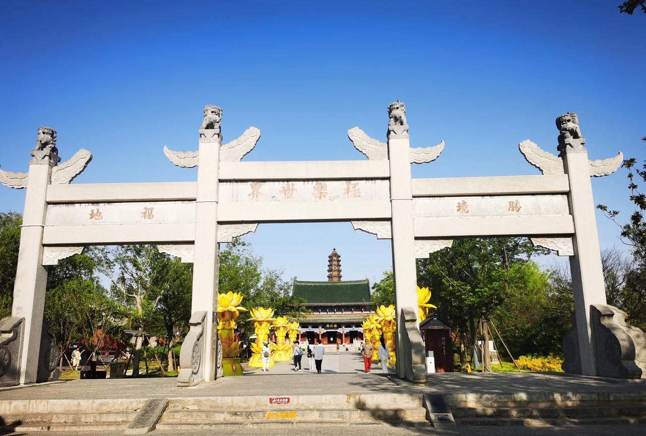 养老金是一个敏感而又隐私的话题，退休了，经常会有人问你养老金一个月能领多少？千万