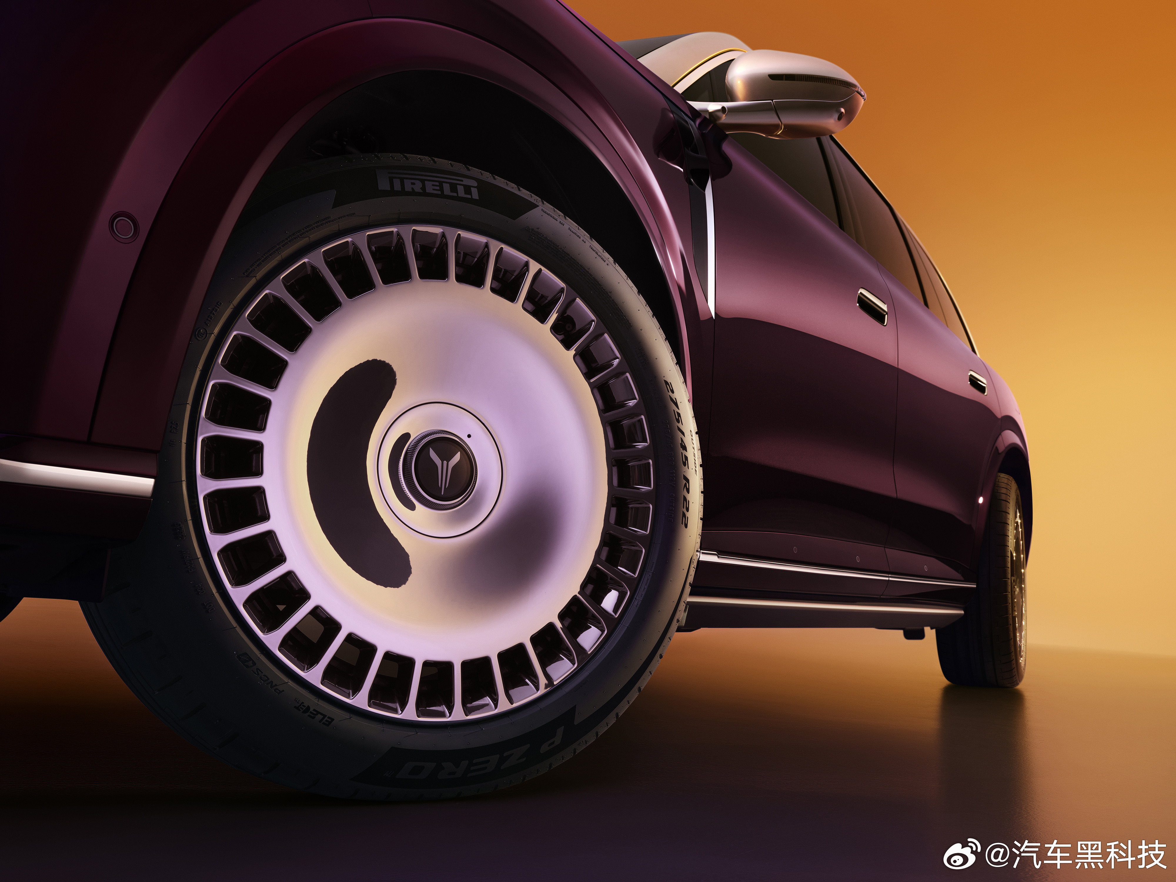 岚图泰山将于9月26日正式发布岚图泰山定位大6座大型SUV，售价或47万起。车