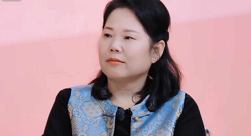 张家齐妈妈迎来了一位理解她的神，淡淡妈妈看到张家齐和妈妈吃饭那一段，说要是自己抬