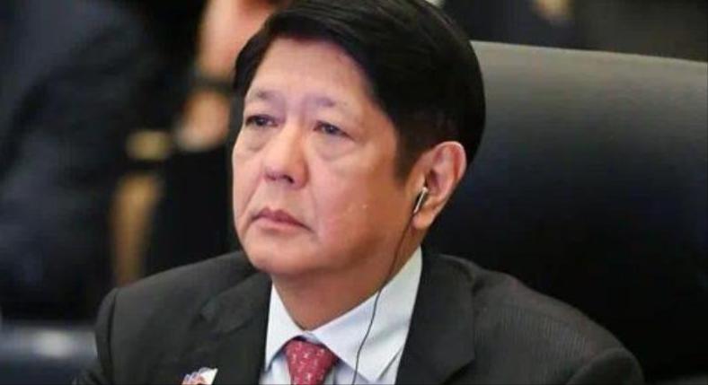 48小时。一个国家的总统，手里捏着最高军权的人选，愣是没敢签字。我说的是菲