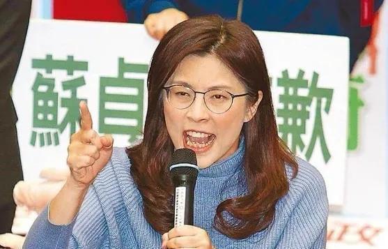 郑丽文又改口了，她说，我们是“一中宪法”，我们都是中国人。 她说，台湾所有人