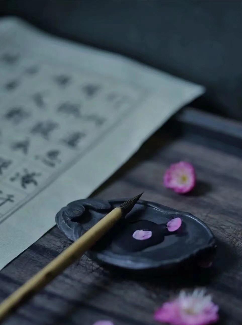 网上最近很火的一段话：“人的一生其实都是孤独的，真正无话不谈的朋友，可能寥寥无几