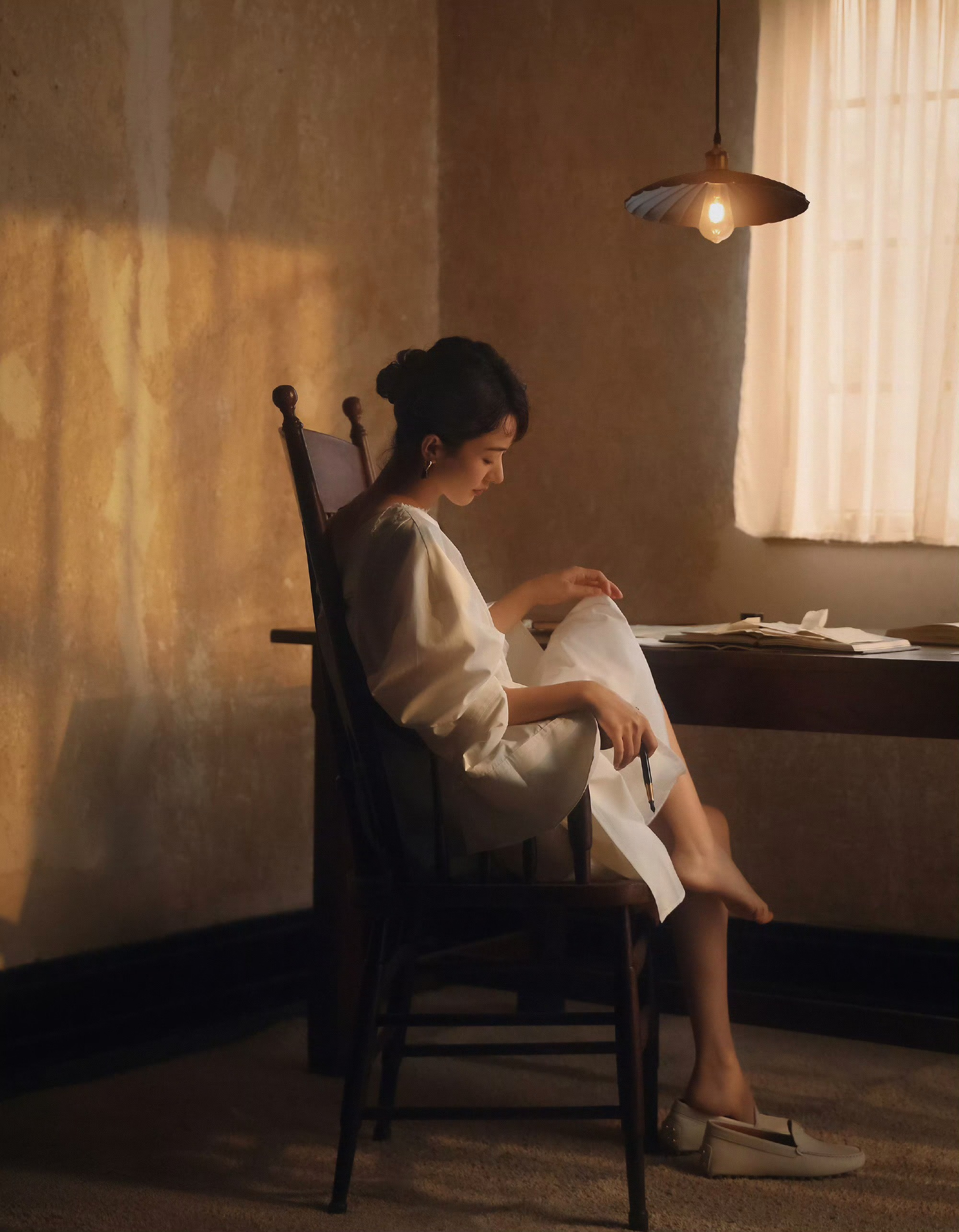 赵丽颖ELLE封面后面出席活动刘海也这样多花点心思好吗？不要一整个耷拉下来，这组