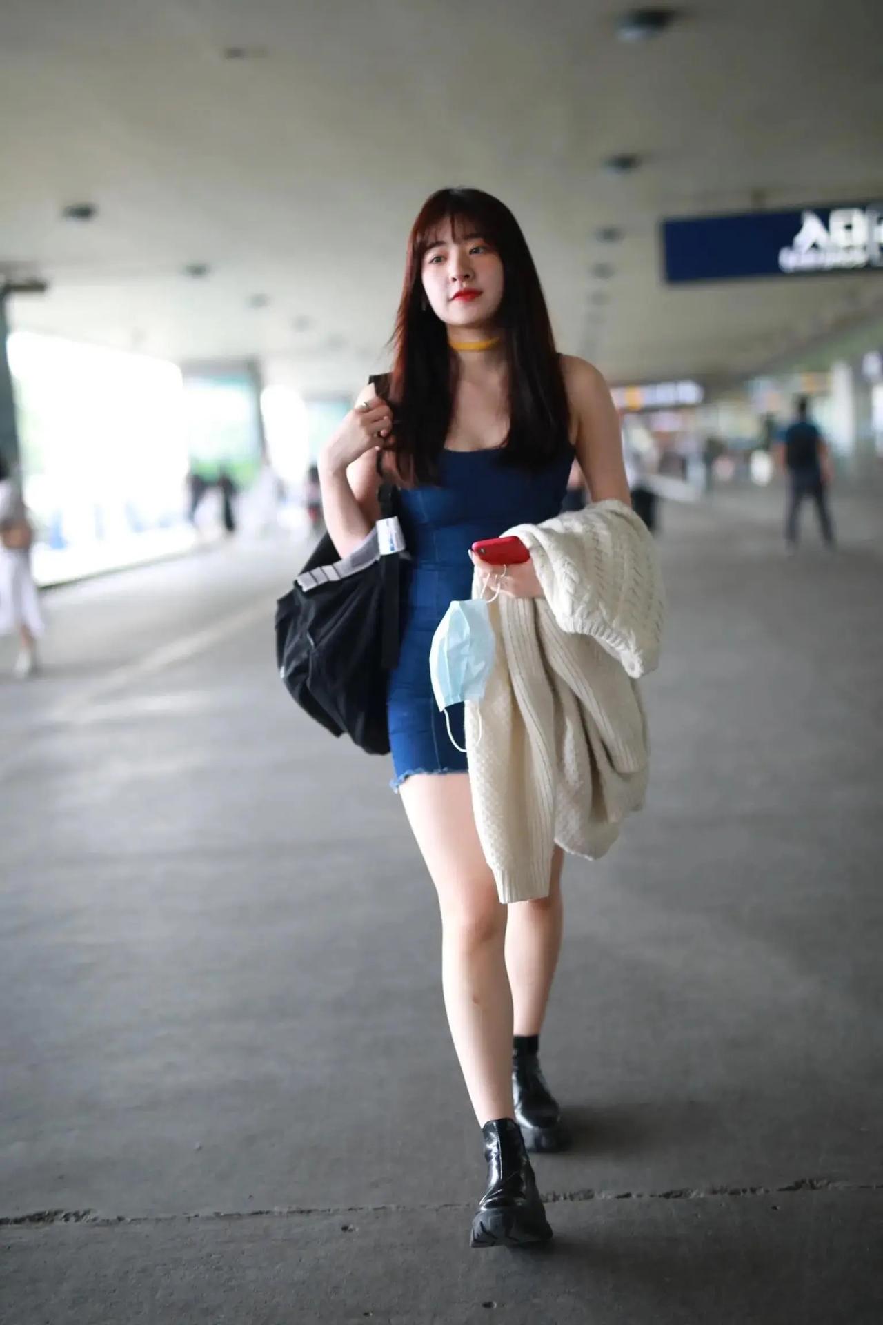 为什么黄一鸣敢承认孩子是王思聪的？说到底还是太年轻了，一心想复刻猥亵那种靠孩子逆