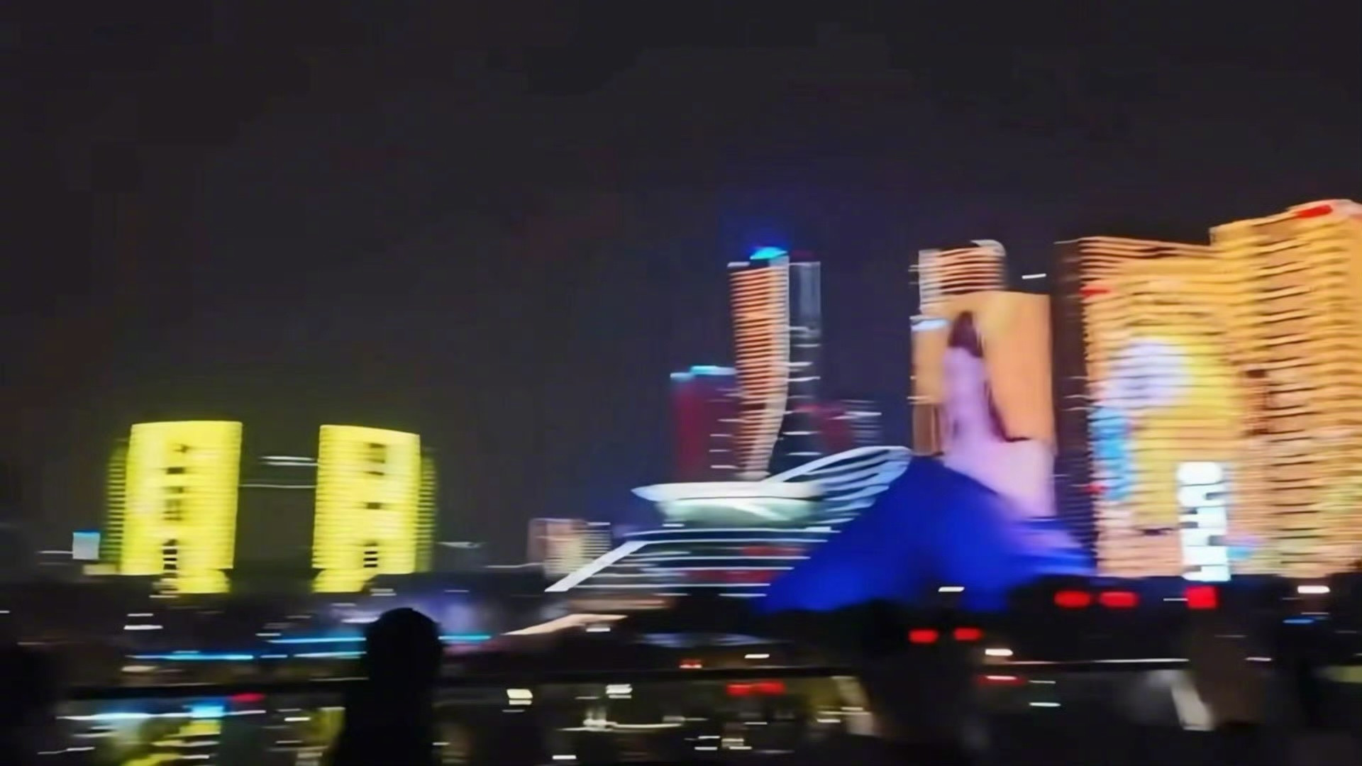 赵露思闲鱼大地广