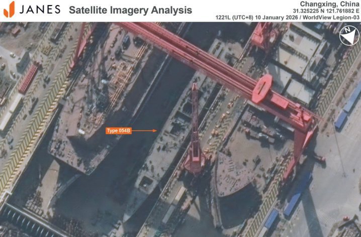 简式防务周刊发的东大船厂的最新高清卫星图，第二批次054B已经成型，近期就将下水