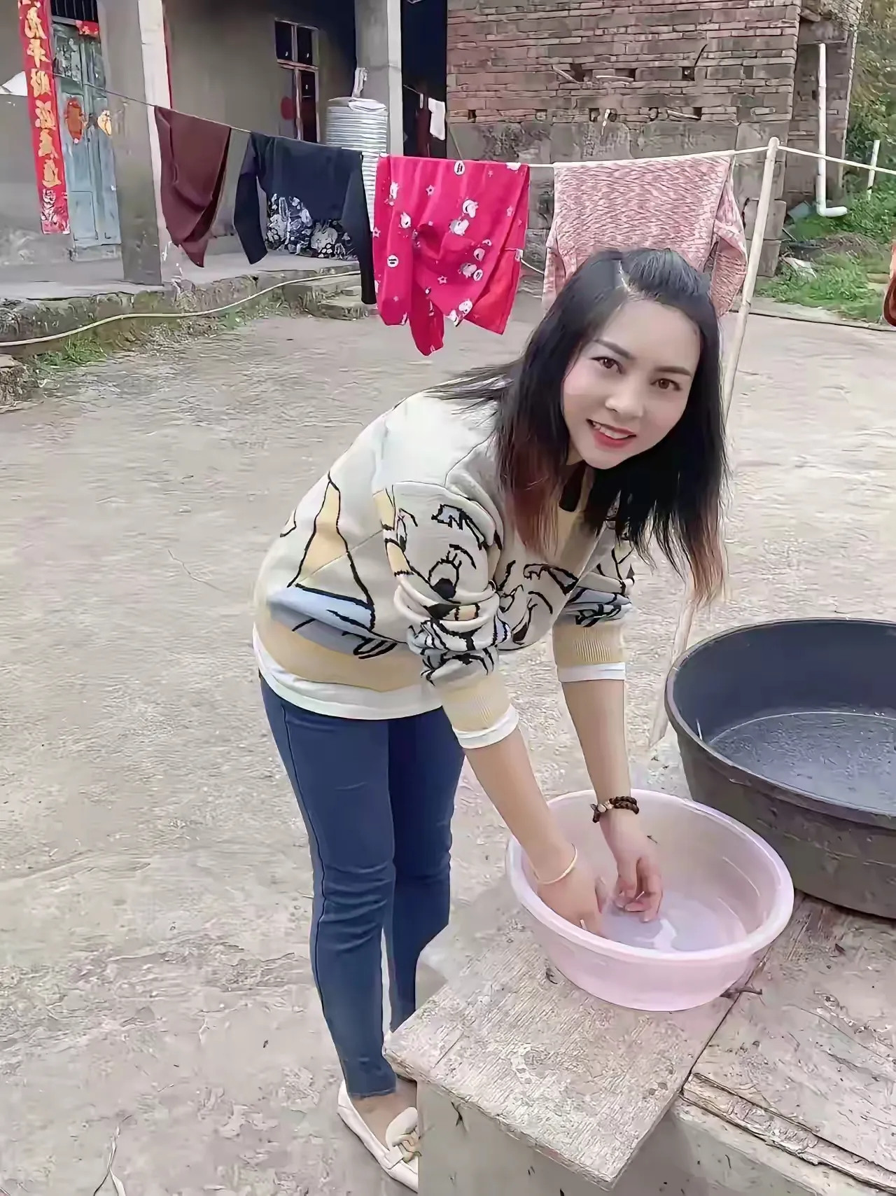我前妻想找我复婚，我告诉她，想都别想，离完婚她不知道找过几个男人了，才发现没哪个