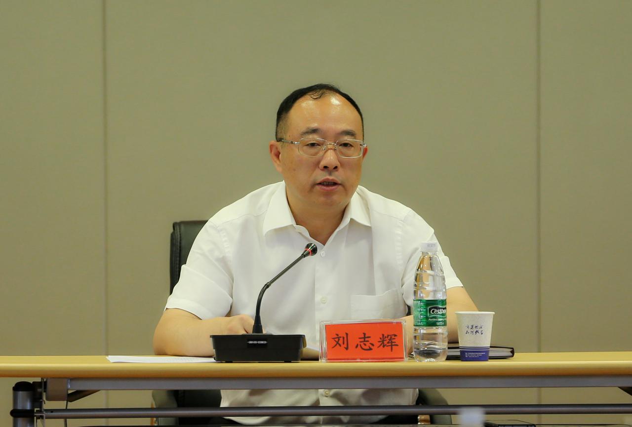 马术玩不好，就容易落马。湖北商学院原党委书记刘志辉，在卸任两年后被查。从商学院卸