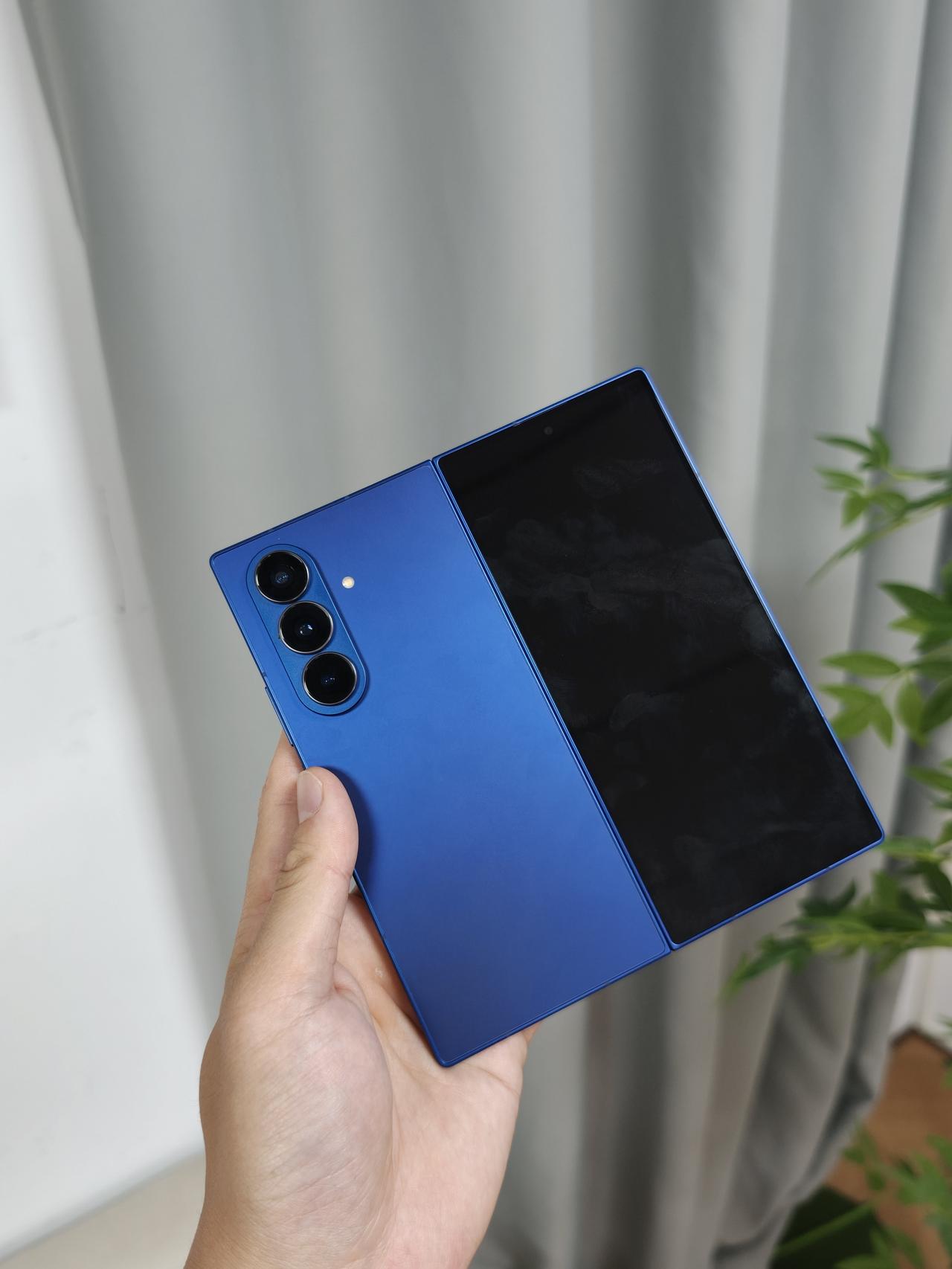 三星机主馋了，看到OPPO居然心动了...我承认了，我的三星ZFold7不