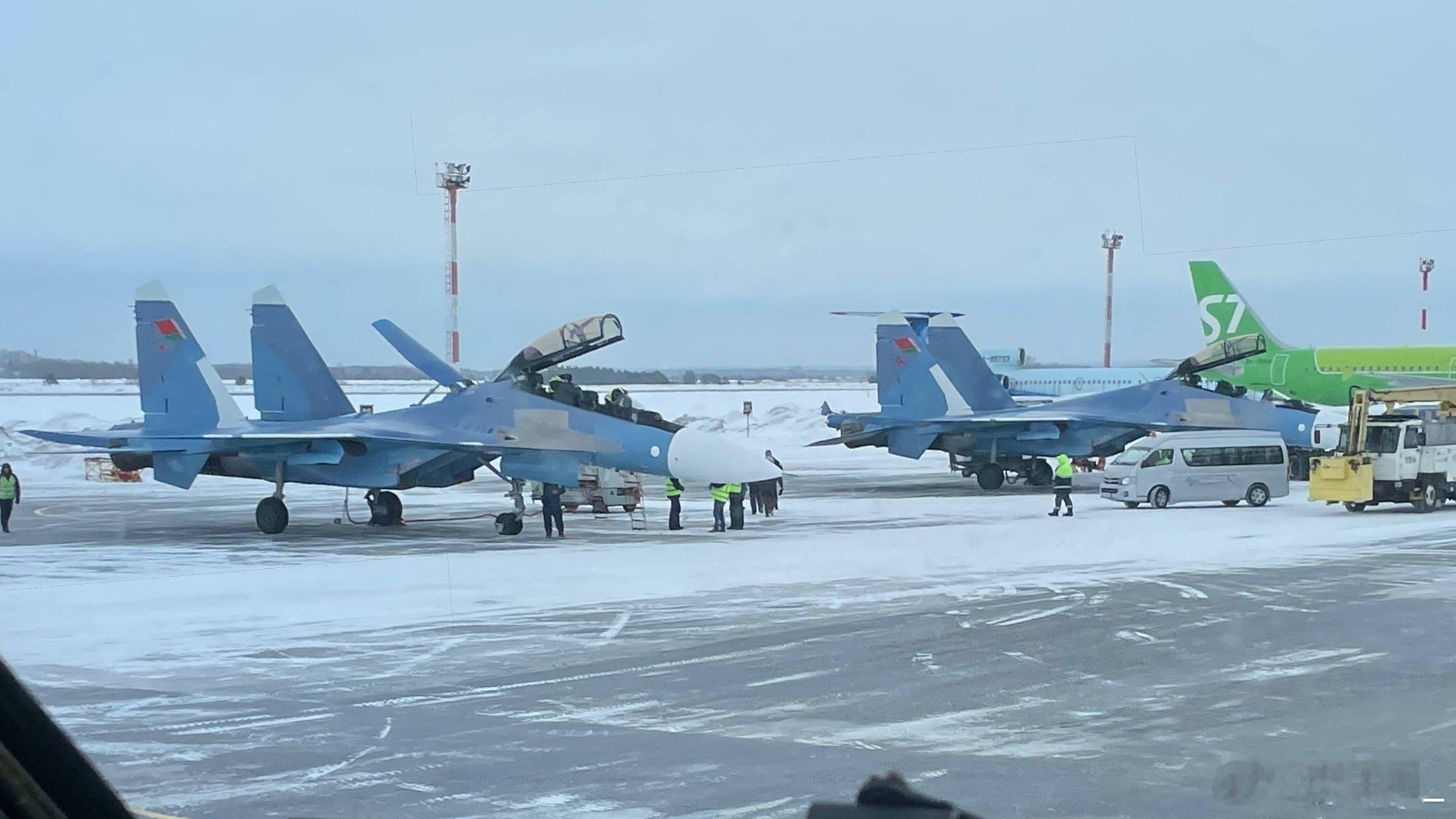 伊尔库茨克航空厂昨天向白俄罗斯交付今年第三批苏-30SM2战斗机。